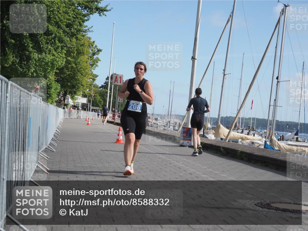 17.08.2025 - KN Förde Triathlon 2025 KatJ http://msf.ph/oto/8588332 17.08.2025 10:38:59 Laufen 208 meine-sportfotos.de