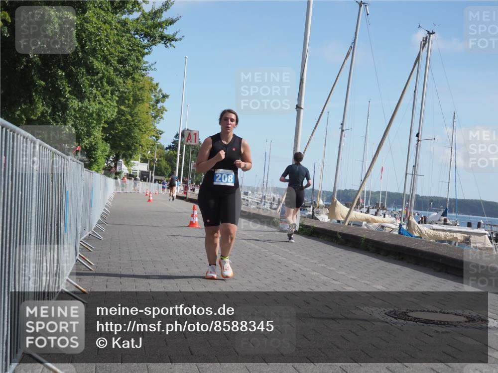 17.08.2025 - KN Förde Triathlon 2025 KatJ http://msf.ph/oto/8588345 17.08.2025 10:38:59 Laufen 208 meine-sportfotos.de