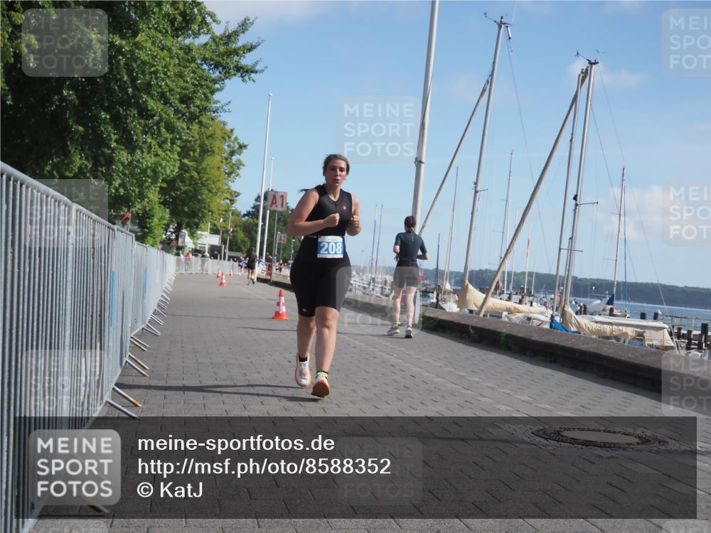 17.08.2025 - KN Förde Triathlon 2025 KatJ http://msf.ph/oto/8588352 17.08.2025 10:38:59 Laufen 208 meine-sportfotos.de