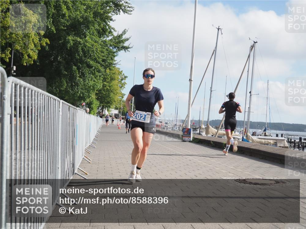 17.08.2025 - KN Förde Triathlon 2025 KatJ http://msf.ph/oto/8588396 17.08.2025 10:14:25 Laufen 202 meine-sportfotos.de
