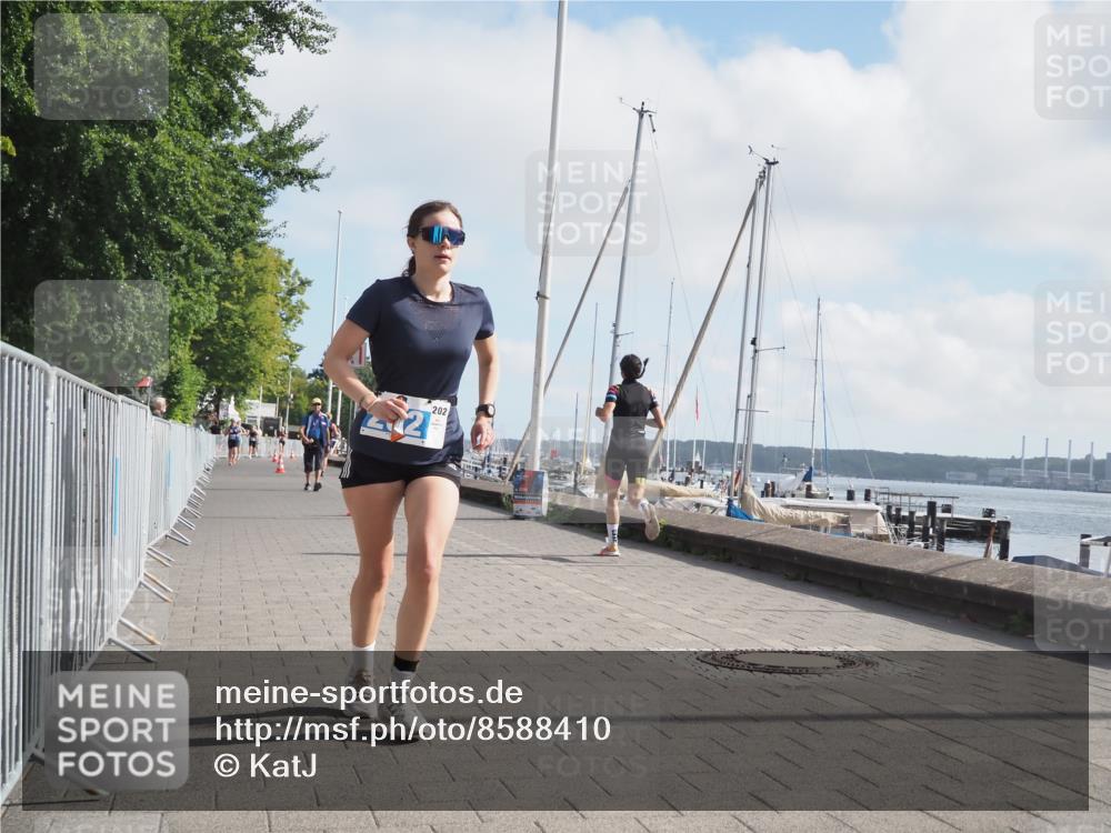 17.08.2025 - KN Förde Triathlon 2025 KatJ http://msf.ph/oto/8588410 17.08.2025 10:14:25 Laufen 202 meine-sportfotos.de
