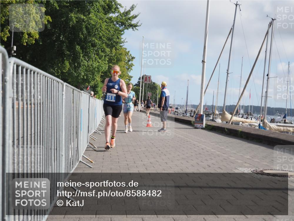 17.08.2025 - KN Förde Triathlon 2025 KatJ http://msf.ph/oto/8588482 17.08.2025 10:14:39 Laufen 111, 119, 216 meine-sportfotos.de