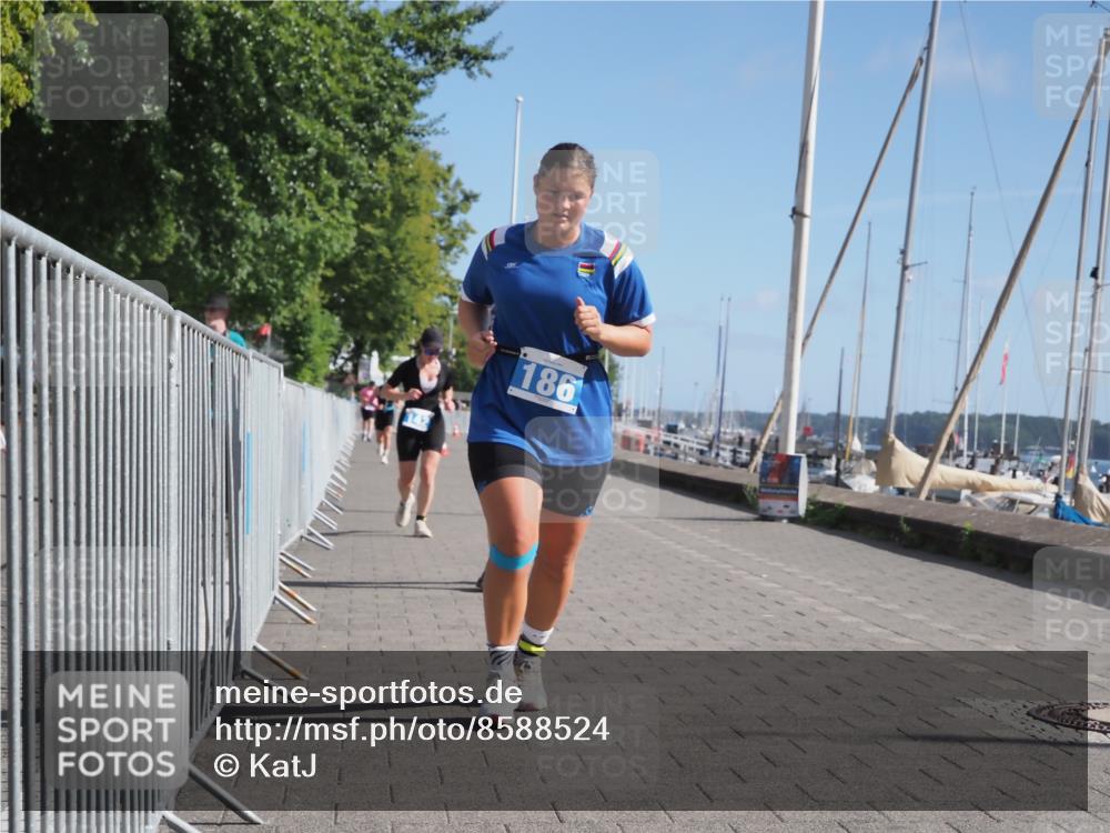 17.08.2025 - KN Förde Triathlon 2025 KatJ http://msf.ph/oto/8588524 17.08.2025 10:39:38 Laufen 142, 156, 186 meine-sportfotos.de