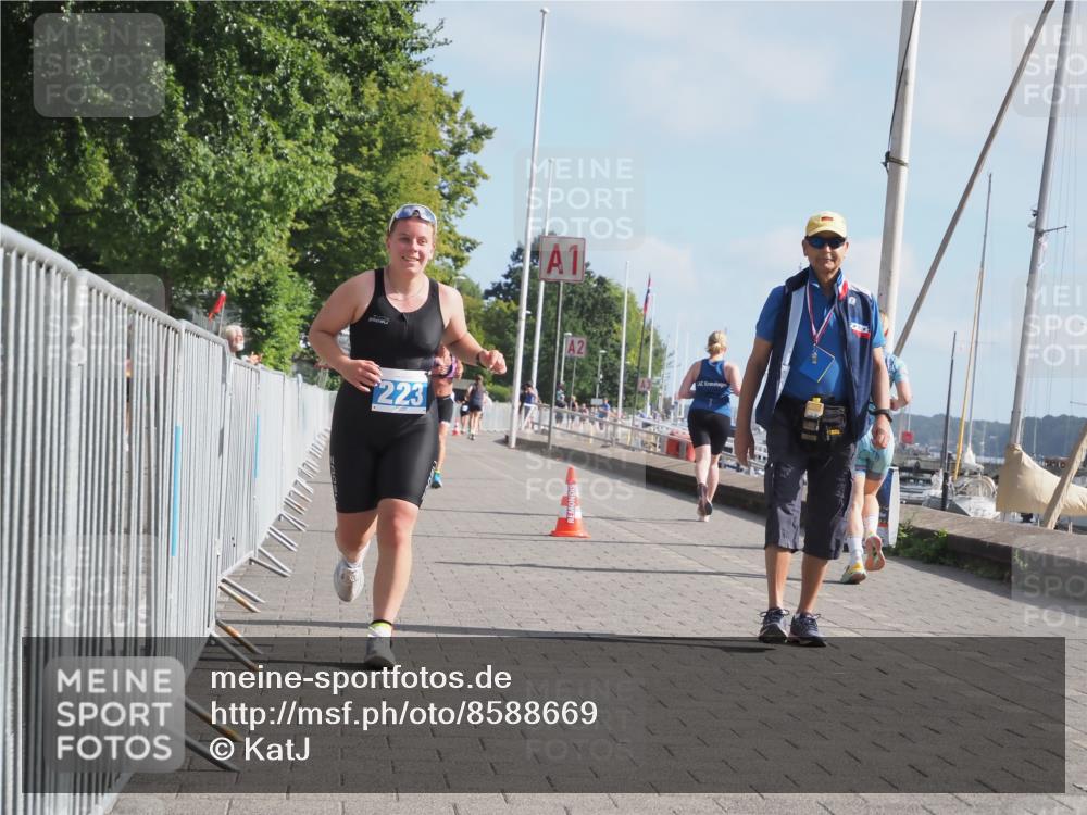 17.08.2025 - KN Förde Triathlon 2025 KatJ http://msf.ph/oto/8588669 17.08.2025 10:14:49 Laufen 114, 119, 223 meine-sportfotos.de