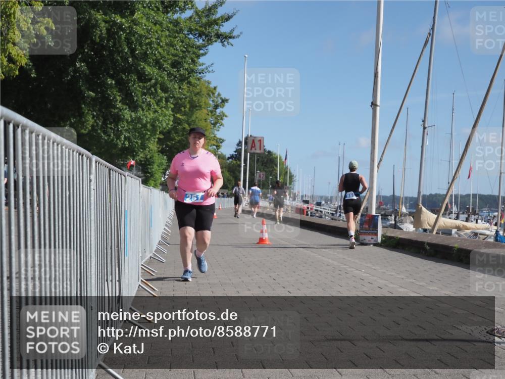17.08.2025 - KN Förde Triathlon 2025 KatJ http://msf.ph/oto/8588771 17.08.2025 10:40:00 Laufen 251 meine-sportfotos.de