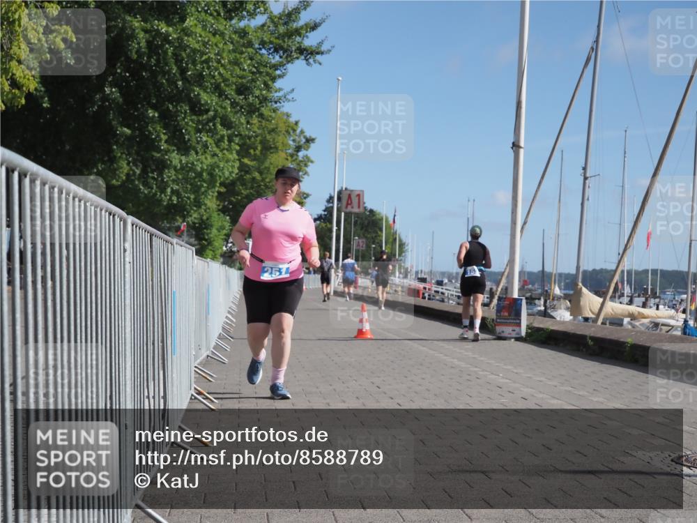 17.08.2025 - KN Förde Triathlon 2025 KatJ http://msf.ph/oto/8588789 17.08.2025 10:40:01 Laufen 251 meine-sportfotos.de