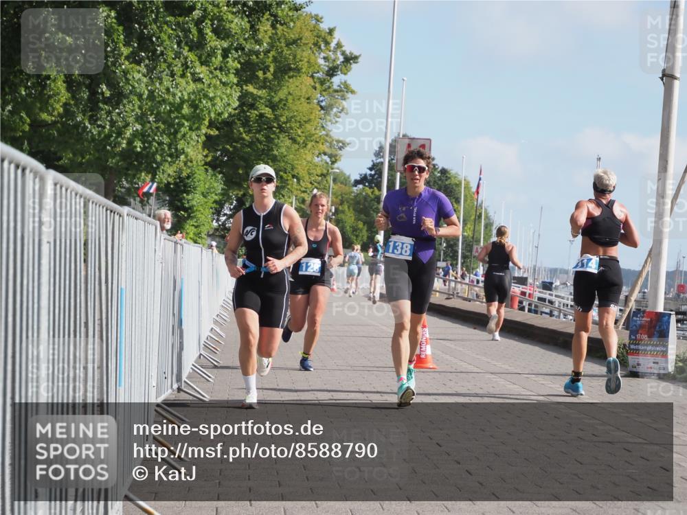 17.08.2025 - KN Förde Triathlon 2025 KatJ http://msf.ph/oto/8588790 17.08.2025 10:15:02 Laufen 128, 138, 159 meine-sportfotos.de