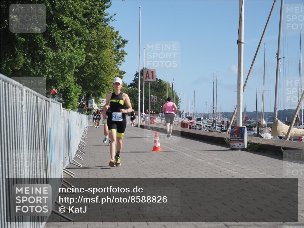 17.08.2025 - KN Förde Triathlon 2025 KatJ http://msf.ph/oto/8588826 17.08.2025 10:40:23 Laufen 205, 207 meine-sportfotos.de