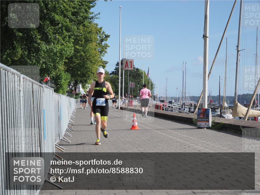 17.08.2025 - KN Förde Triathlon 2025 KatJ http://msf.ph/oto/8588830 17.08.2025 10:40:23 Laufen 205, 207 meine-sportfotos.de