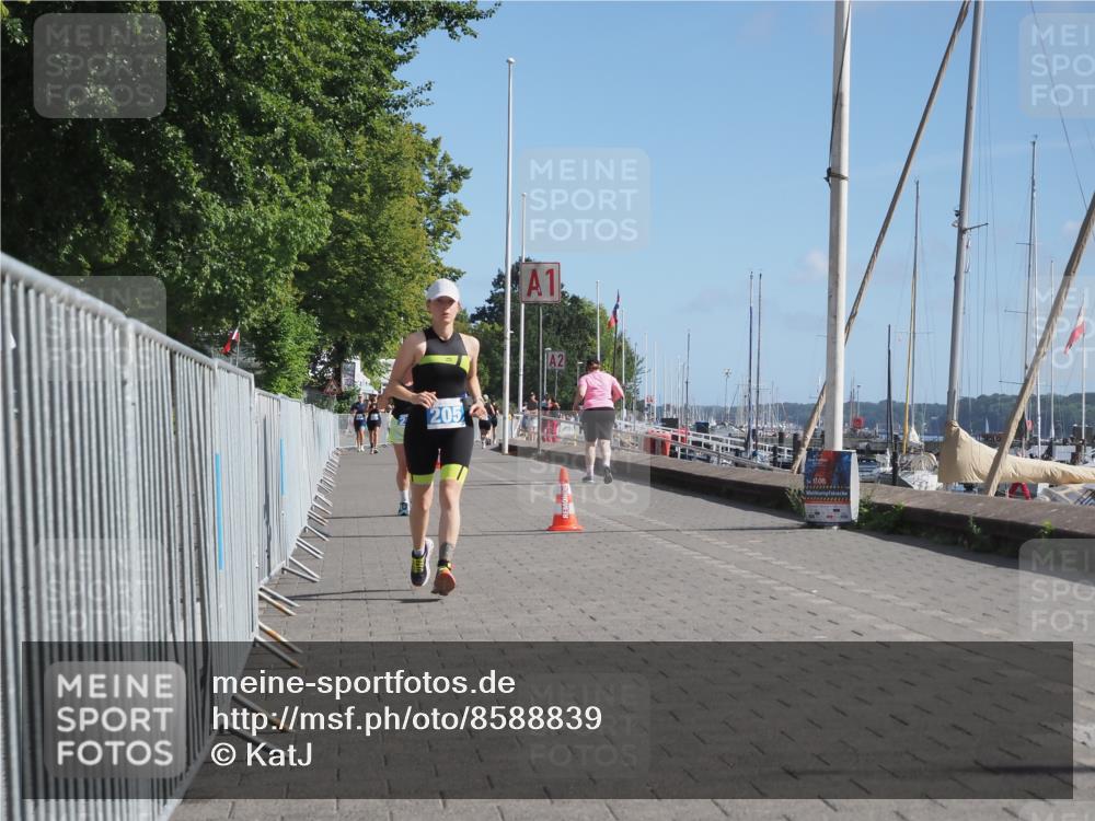 17.08.2025 - KN Förde Triathlon 2025 KatJ http://msf.ph/oto/8588839 17.08.2025 10:40:23 Laufen 205, 207 meine-sportfotos.de