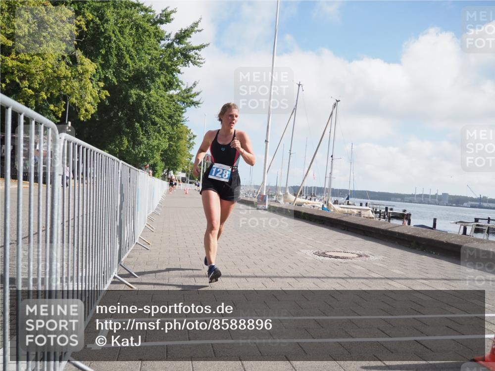 17.08.2025 - KN Förde Triathlon 2025 KatJ http://msf.ph/oto/8588896 17.08.2025 10:15:07 Laufen 128, 138, 159 meine-sportfotos.de