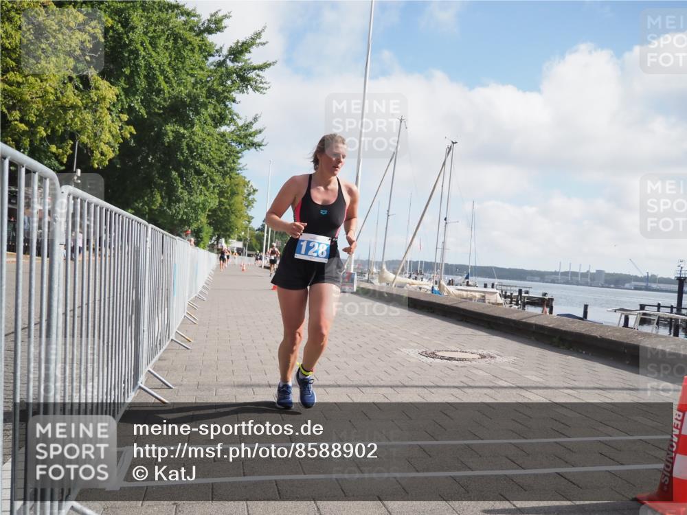17.08.2025 - KN Förde Triathlon 2025 KatJ http://msf.ph/oto/8588902 17.08.2025 10:15:07 Laufen 128, 138, 159 meine-sportfotos.de