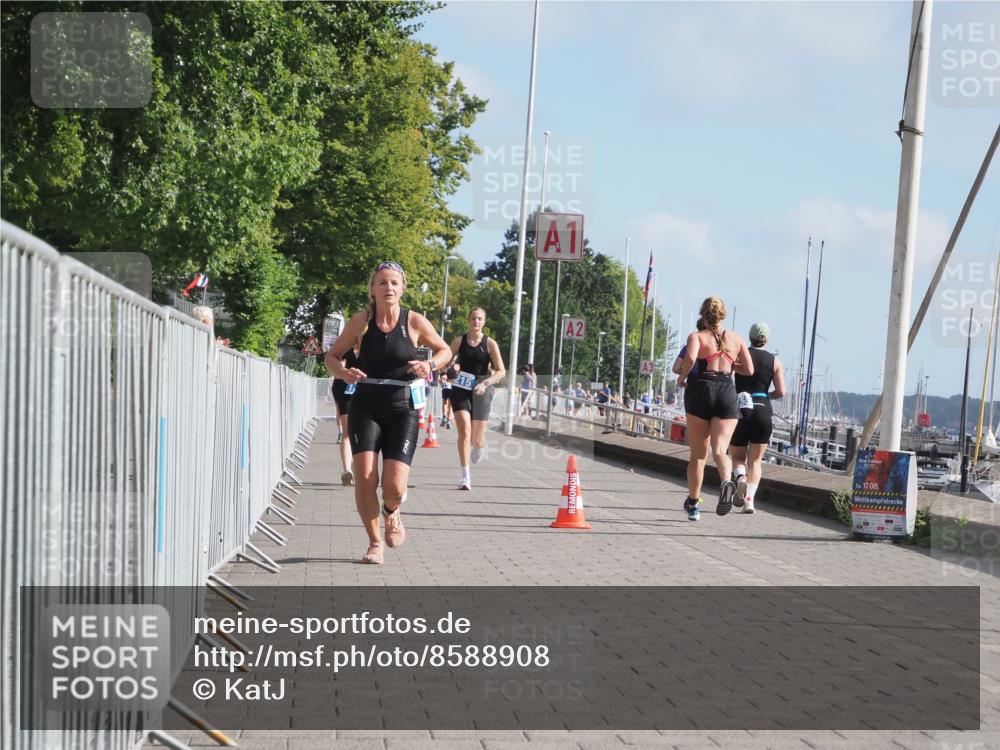 17.08.2025 - KN Förde Triathlon 2025 KatJ http://msf.ph/oto/8588908 17.08.2025 10:15:16 Laufen 142, 183, 215 meine-sportfotos.de