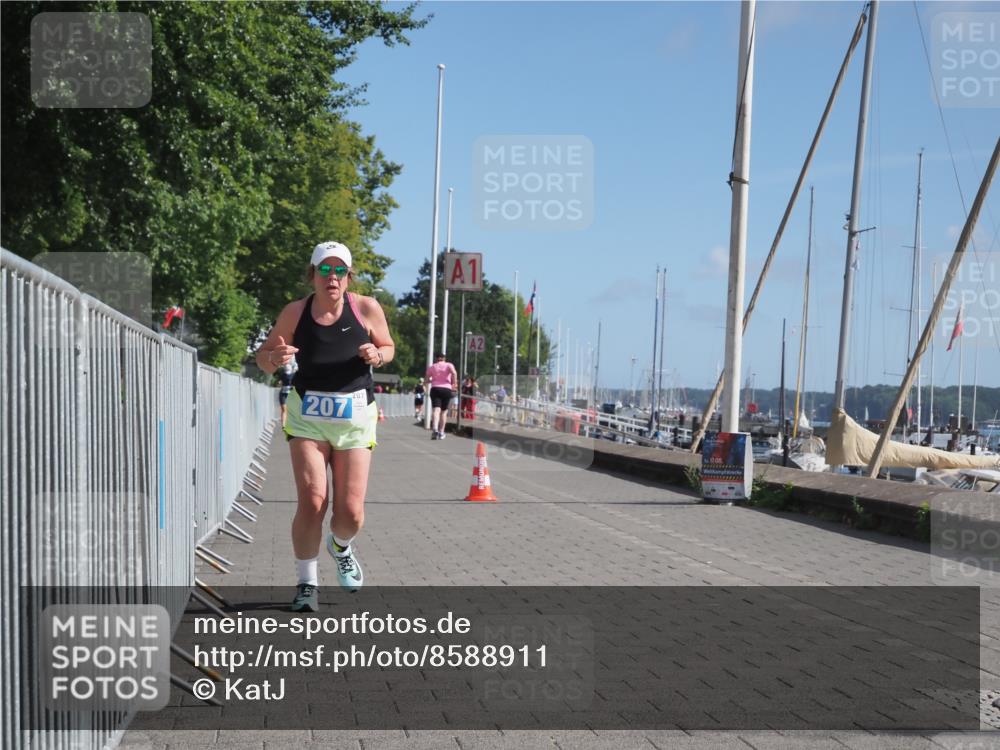 17.08.2025 - KN Förde Triathlon 2025 KatJ http://msf.ph/oto/8588911 17.08.2025 10:40:29 Laufen 205, 207 meine-sportfotos.de