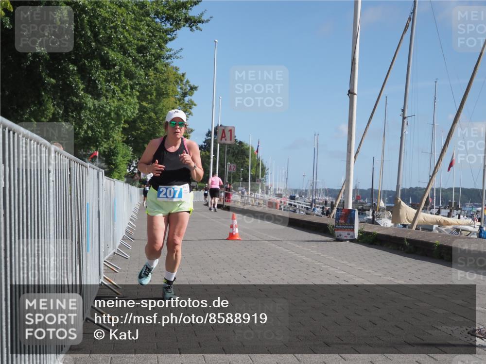 17.08.2025 - KN Förde Triathlon 2025 KatJ http://msf.ph/oto/8588919 17.08.2025 10:40:29 Laufen 205, 207 meine-sportfotos.de
