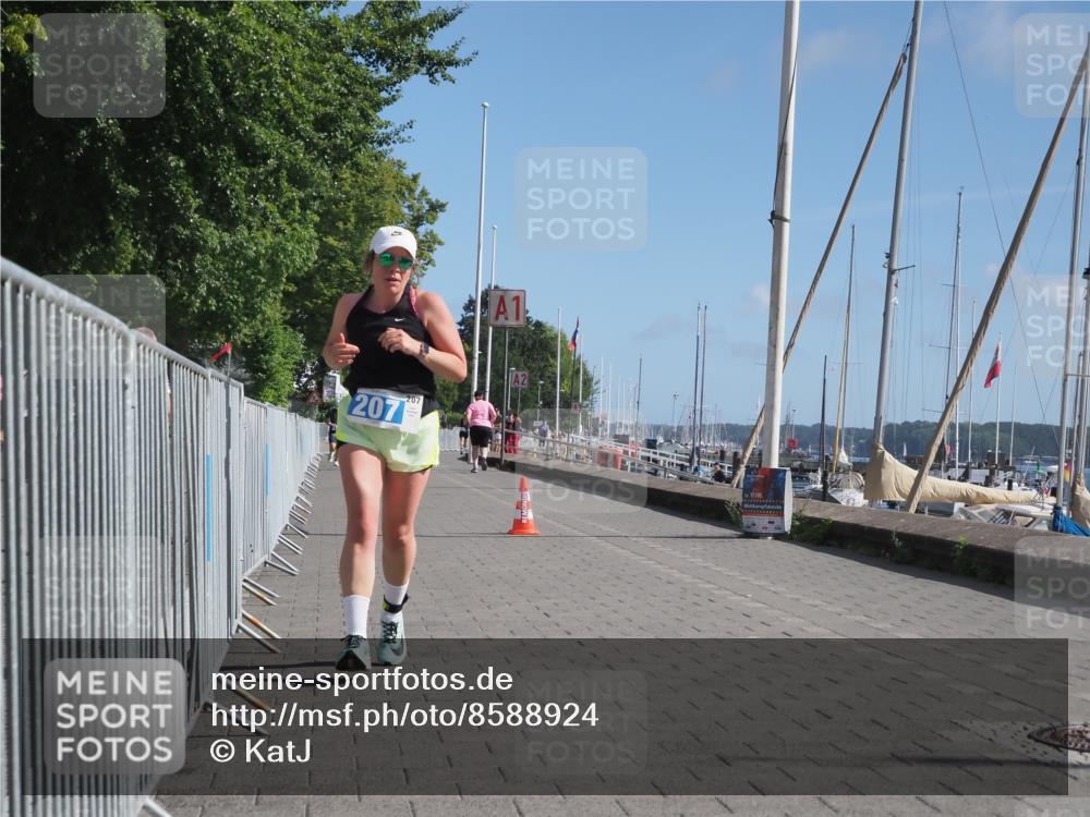 17.08.2025 - KN Förde Triathlon 2025 KatJ http://msf.ph/oto/8588924 17.08.2025 10:40:29 Laufen 205, 207 meine-sportfotos.de