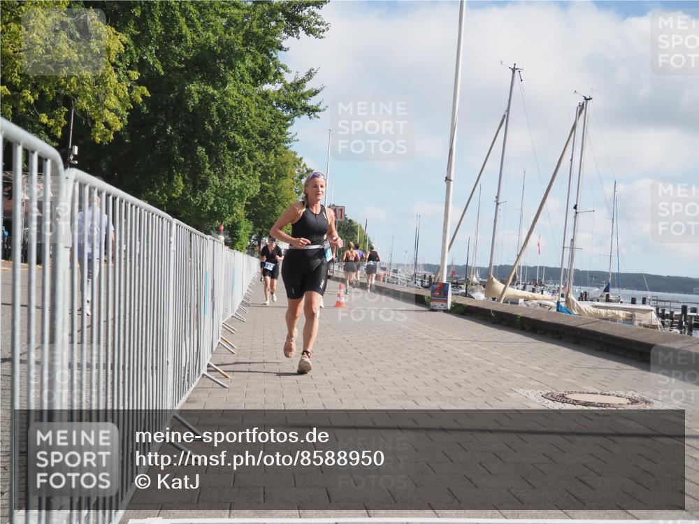 17.08.2025 - KN Förde Triathlon 2025 KatJ http://msf.ph/oto/8588950 17.08.2025 10:15:19 Laufen 142, 183, 215 meine-sportfotos.de