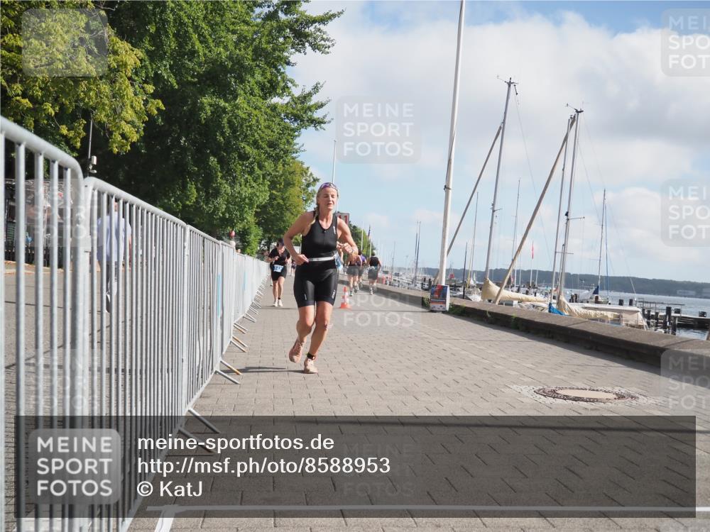 17.08.2025 - KN Förde Triathlon 2025 KatJ http://msf.ph/oto/8588953 17.08.2025 10:15:19 Laufen 142, 183, 215 meine-sportfotos.de