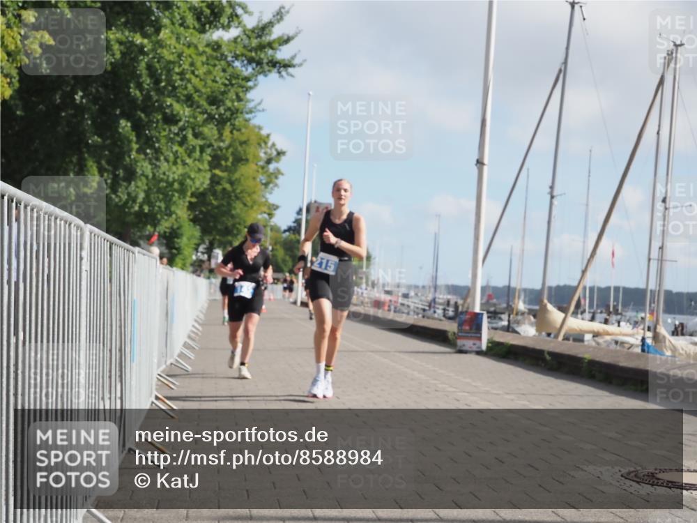 17.08.2025 - KN Förde Triathlon 2025 KatJ http://msf.ph/oto/8588984 17.08.2025 10:15:21 Laufen 142, 183, 215, 242 meine-sportfotos.de