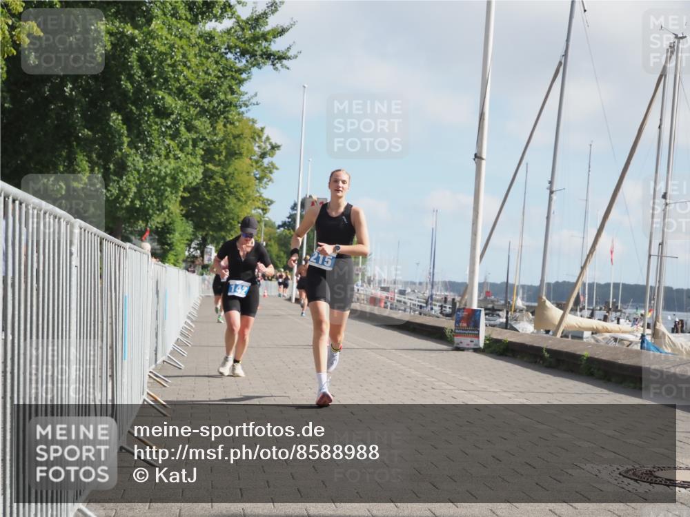 17.08.2025 - KN Förde Triathlon 2025 KatJ http://msf.ph/oto/8588988 17.08.2025 10:15:21 Laufen 142, 183, 215, 242 meine-sportfotos.de