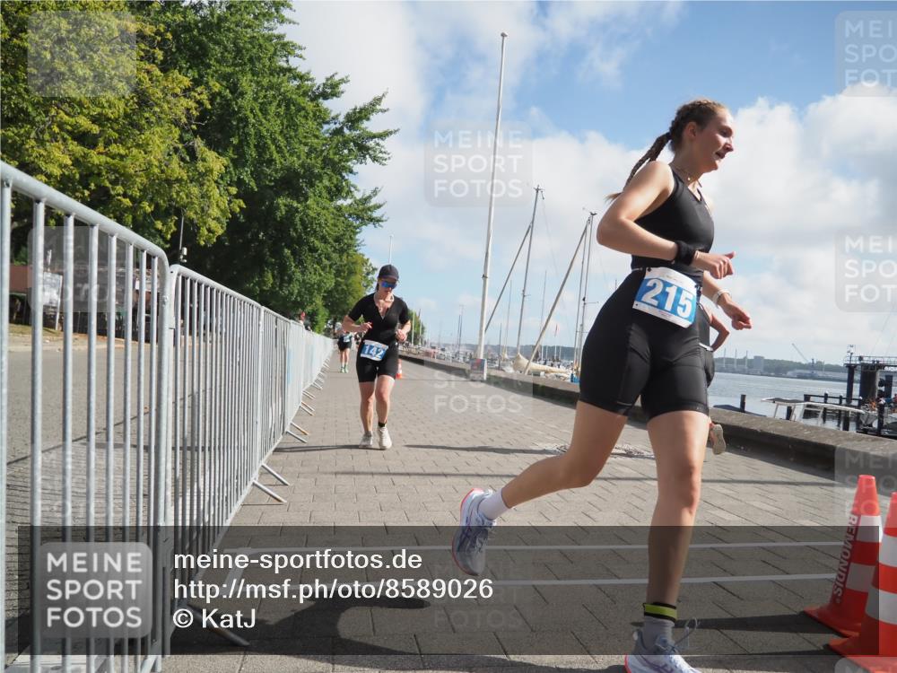 17.08.2025 - KN Förde Triathlon 2025 KatJ http://msf.ph/oto/8589026 17.08.2025 10:15:24 Laufen 142, 215, 242 meine-sportfotos.de