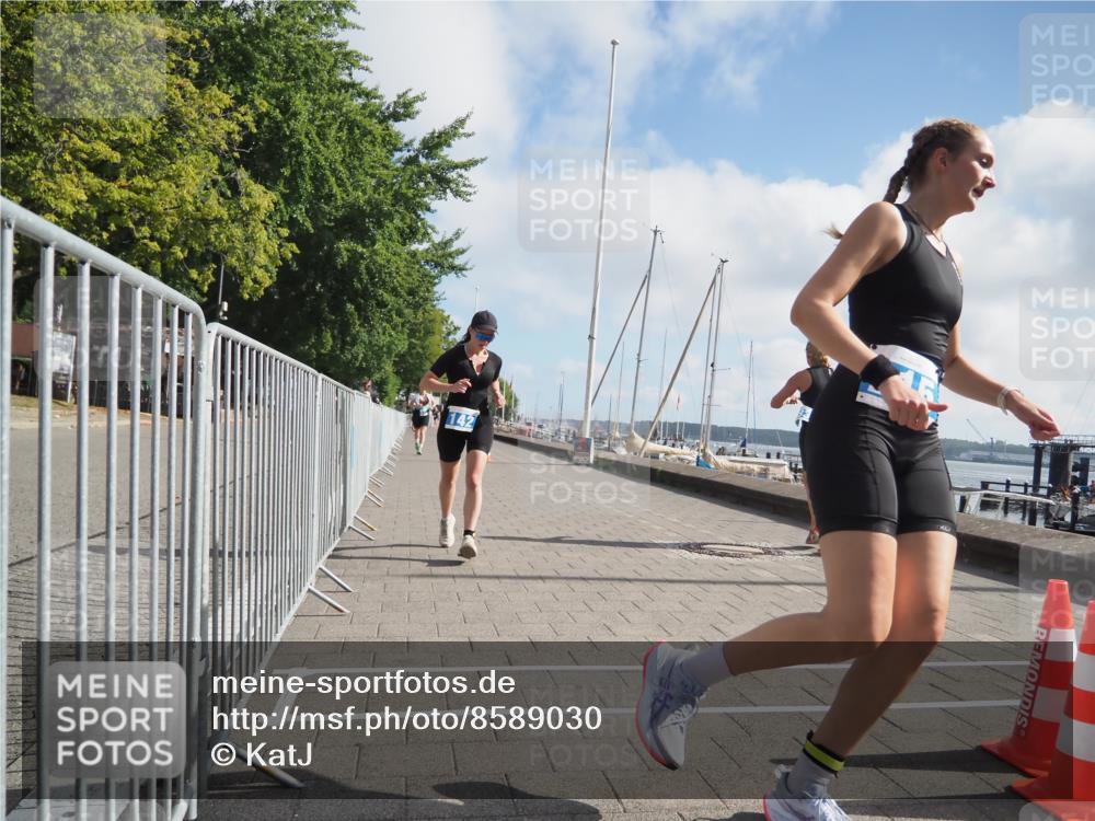 17.08.2025 - KN Förde Triathlon 2025 KatJ http://msf.ph/oto/8589030 17.08.2025 10:15:24 Laufen 142, 215, 242 meine-sportfotos.de