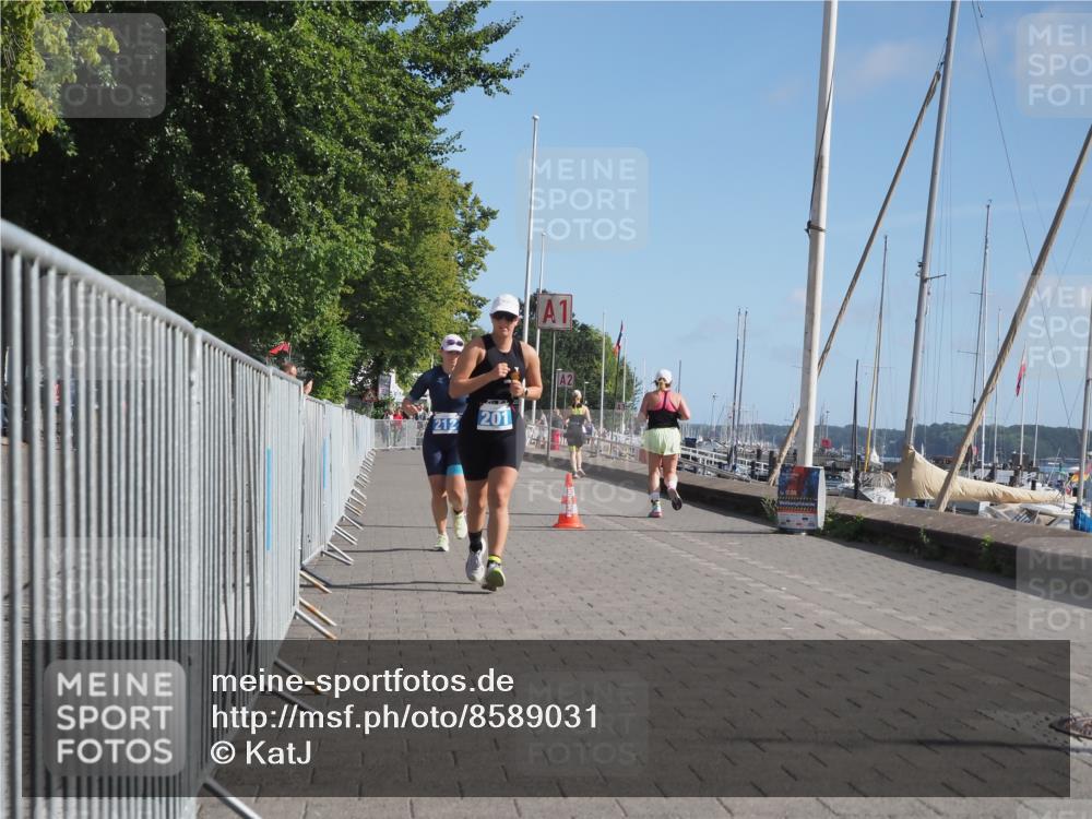 17.08.2025 - KN Förde Triathlon 2025 KatJ http://msf.ph/oto/8589031 17.08.2025 10:40:43 Laufen 201, 212 meine-sportfotos.de