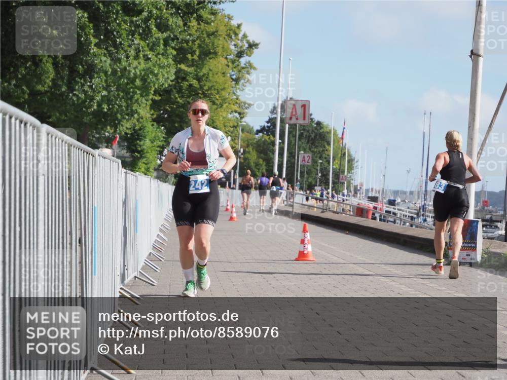 17.08.2025 - KN Förde Triathlon 2025 KatJ http://msf.ph/oto/8589076 17.08.2025 10:15:28 Laufen 142, 242 meine-sportfotos.de