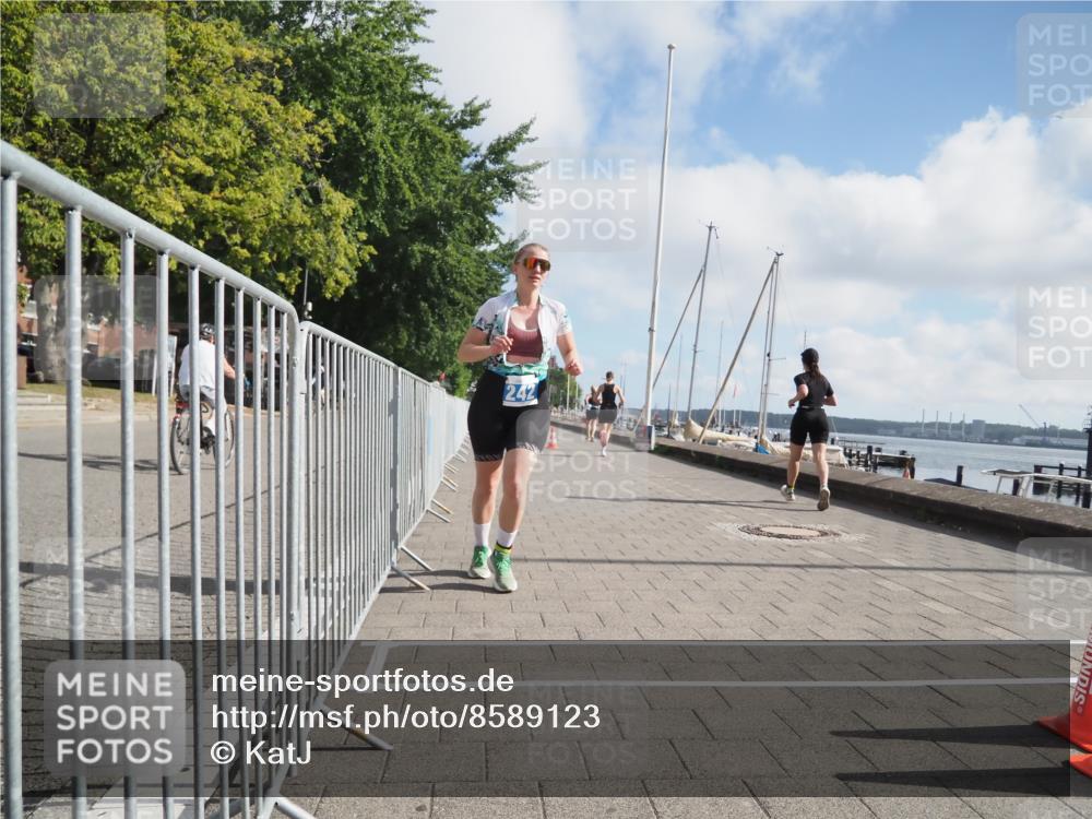 17.08.2025 - KN Förde Triathlon 2025 KatJ http://msf.ph/oto/8589123 17.08.2025 10:15:30 Laufen 242 meine-sportfotos.de
