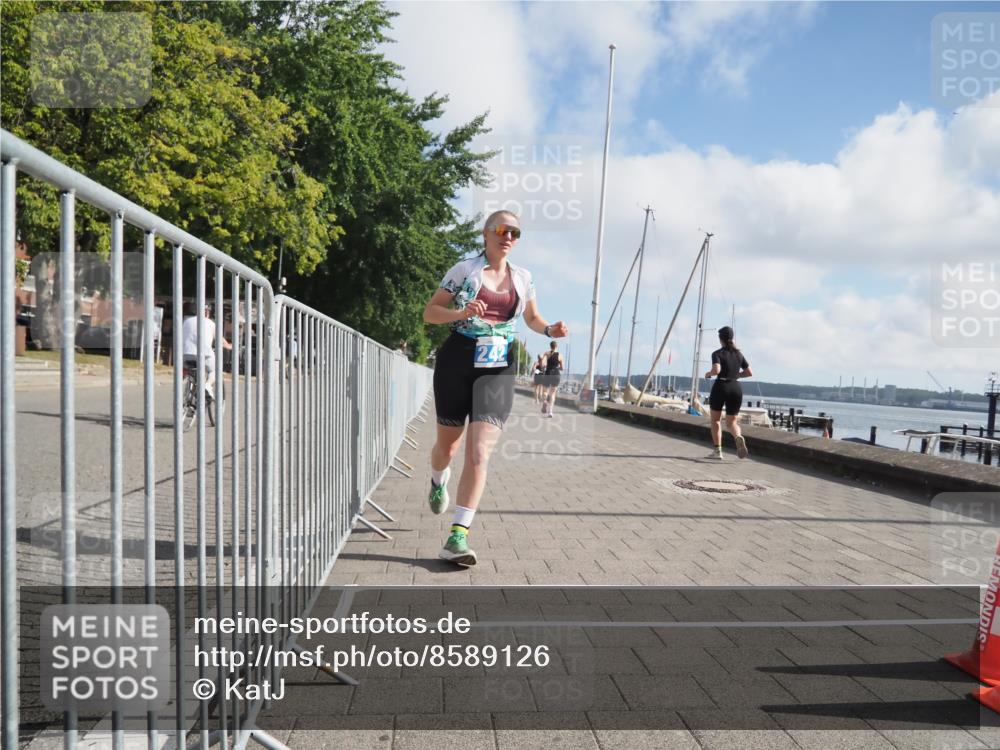 17.08.2025 - KN Förde Triathlon 2025 KatJ http://msf.ph/oto/8589126 17.08.2025 10:15:31 Laufen 242 meine-sportfotos.de
