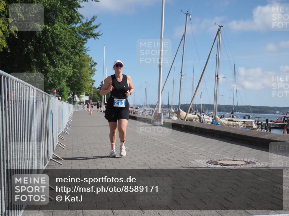 17.08.2025 - KN Förde Triathlon 2025 KatJ http://msf.ph/oto/8589171 17.08.2025 10:41:17 Laufen 213 meine-sportfotos.de