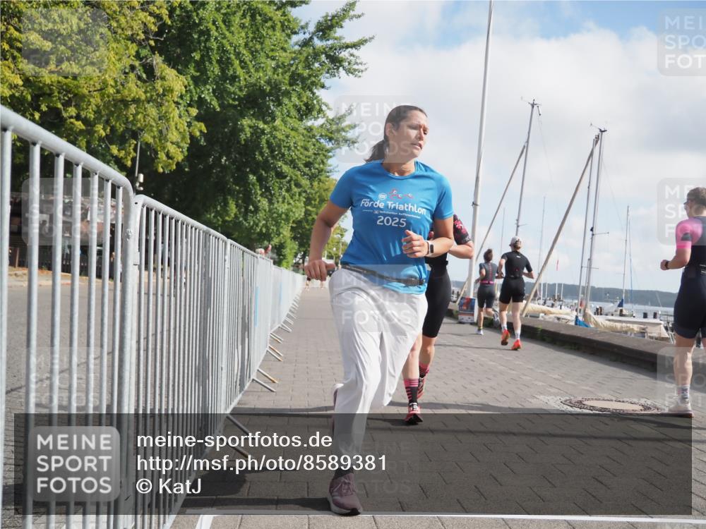 17.08.2025 - KN Förde Triathlon 2025 KatJ http://msf.ph/oto/8589381 17.08.2025 10:15:51 Laufen 152, 169 meine-sportfotos.de