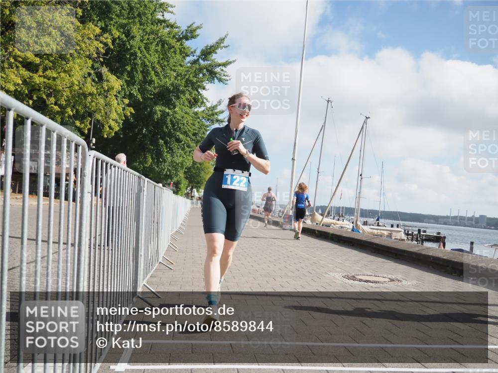 17.08.2025 - KN Förde Triathlon 2025 KatJ http://msf.ph/oto/8589844 17.08.2025 10:16:30 Laufen 122 meine-sportfotos.de