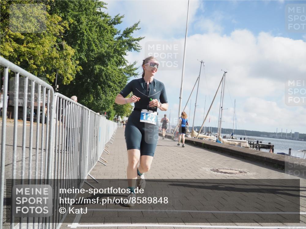 17.08.2025 - KN Förde Triathlon 2025 KatJ http://msf.ph/oto/8589848 17.08.2025 10:16:30 Laufen 122 meine-sportfotos.de
