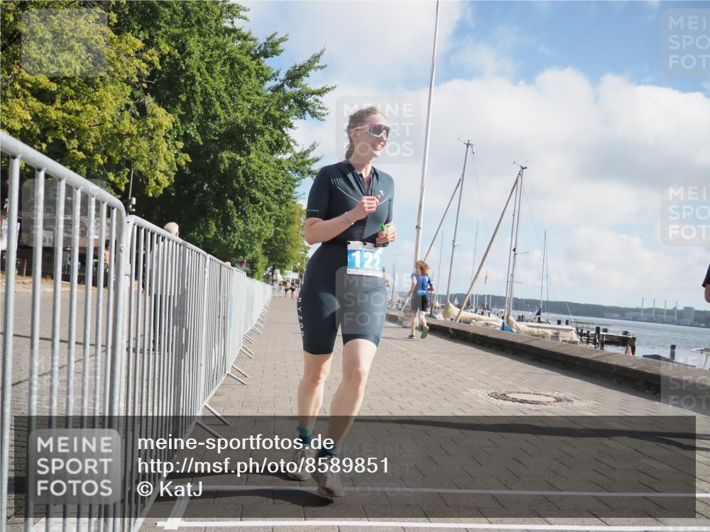 17.08.2025 - KN Förde Triathlon 2025 KatJ http://msf.ph/oto/8589851 17.08.2025 10:16:30 Laufen 122 meine-sportfotos.de
