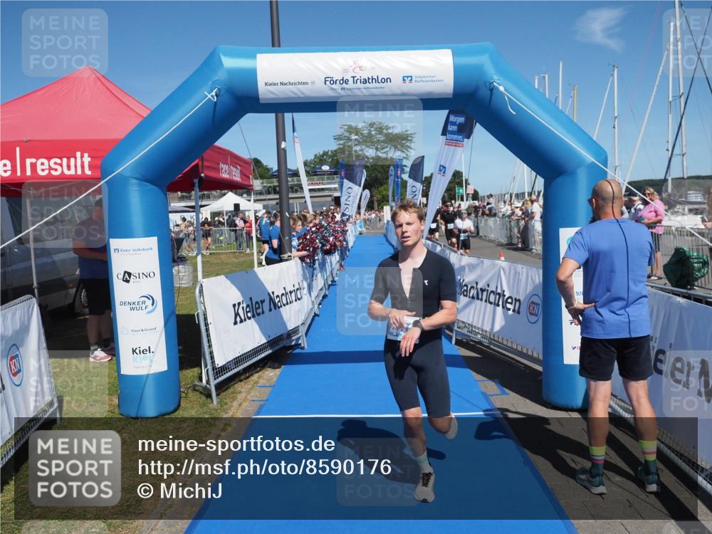 17.08.2025 - KN Förde Triathlon 2025 MichiJ http://msf.ph/oto/8590176 17.08.2025 13:49:01 Laufen 440 meine-sportfotos.de
