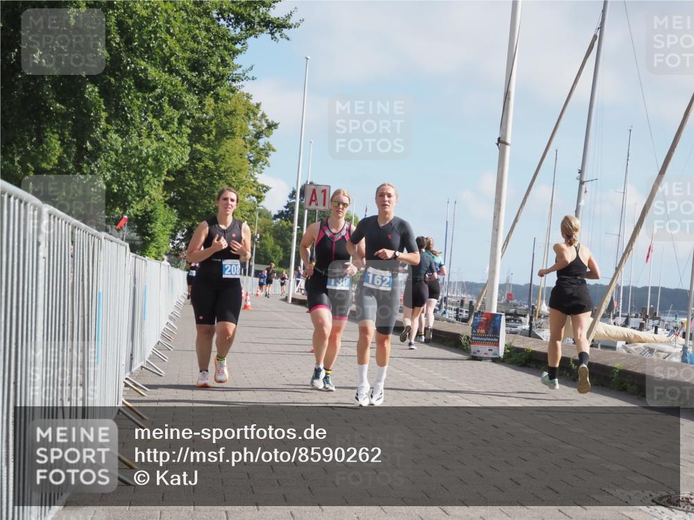 17.08.2025 - KN Förde Triathlon 2025 KatJ http://msf.ph/oto/8590262 17.08.2025 10:17:09 Laufen 130, 162, 208 meine-sportfotos.de