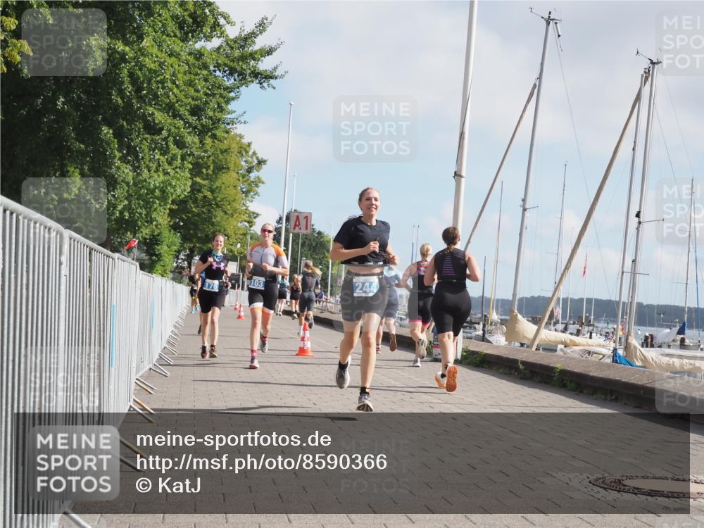 17.08.2025 - KN Förde Triathlon 2025 KatJ http://msf.ph/oto/8590366 17.08.2025 10:17:19 Laufen 103, 176, 180, 244 meine-sportfotos.de