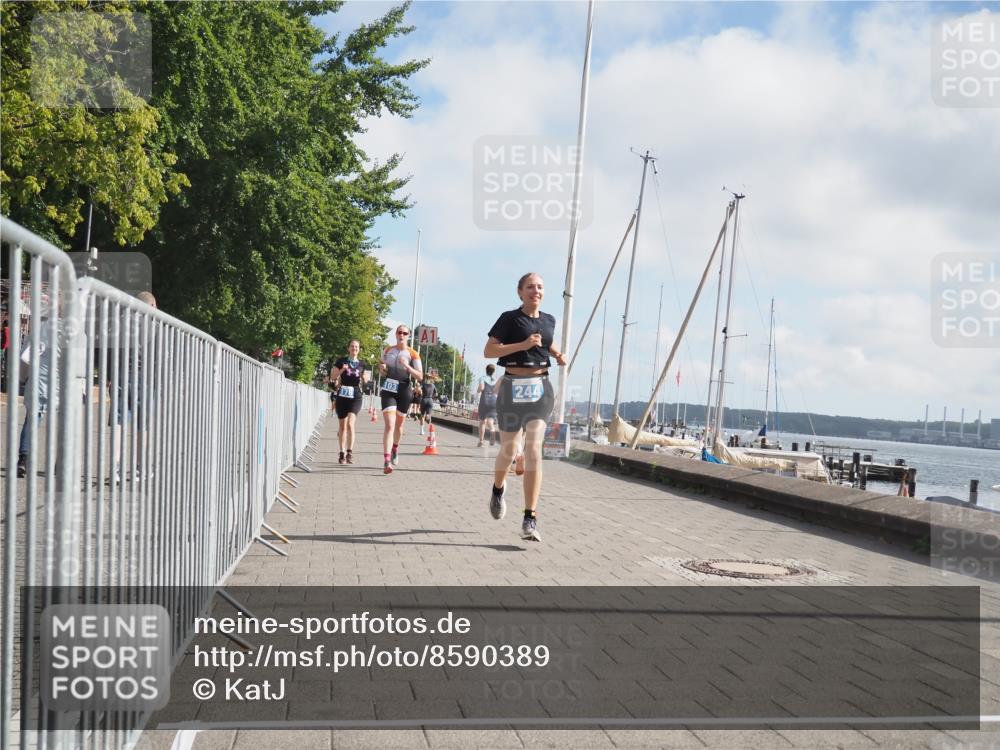 17.08.2025 - KN Förde Triathlon 2025 KatJ http://msf.ph/oto/8590389 17.08.2025 10:17:20 Laufen 103, 176, 180, 244 meine-sportfotos.de