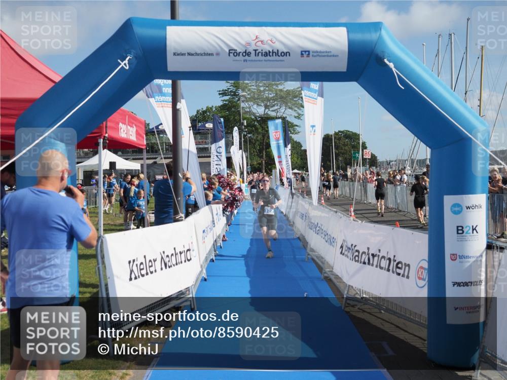 17.08.2025 - KN Förde Triathlon 2025 MichiJ http://msf.ph/oto/8590425 17.08.2025 10:32:12 Laufen 122 meine-sportfotos.de