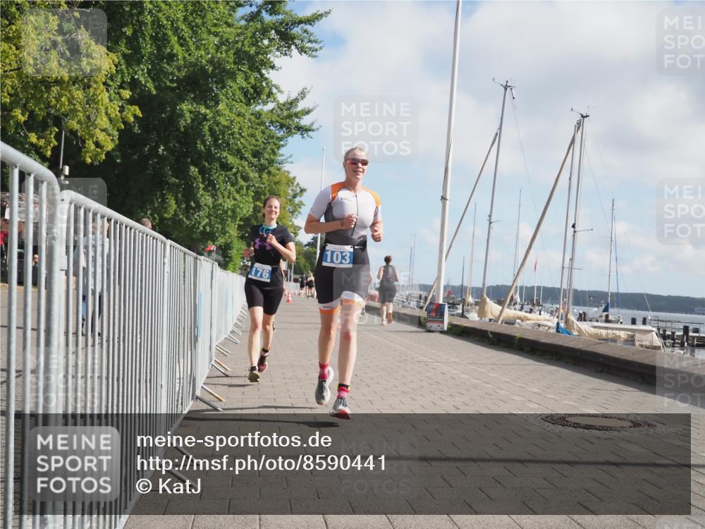 17.08.2025 - KN Förde Triathlon 2025 KatJ http://msf.ph/oto/8590441 17.08.2025 10:17:23 Laufen 103, 176, 180, 244 meine-sportfotos.de