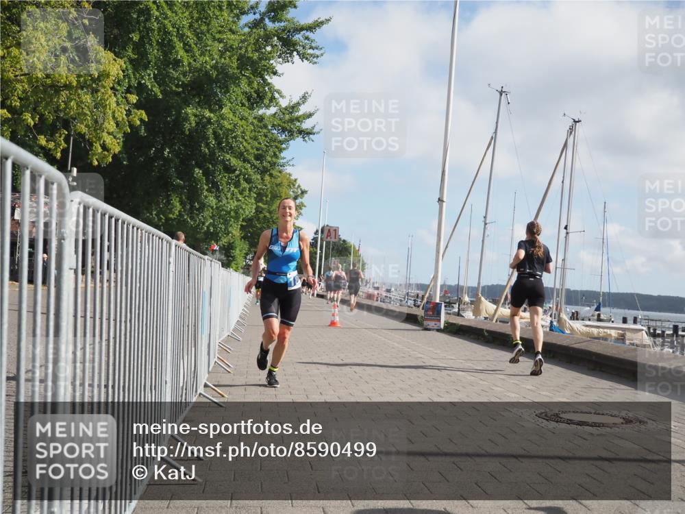 17.08.2025 - KN Förde Triathlon 2025 KatJ http://msf.ph/oto/8590499 17.08.2025 10:17:26 Laufen 103, 176, 180 meine-sportfotos.de