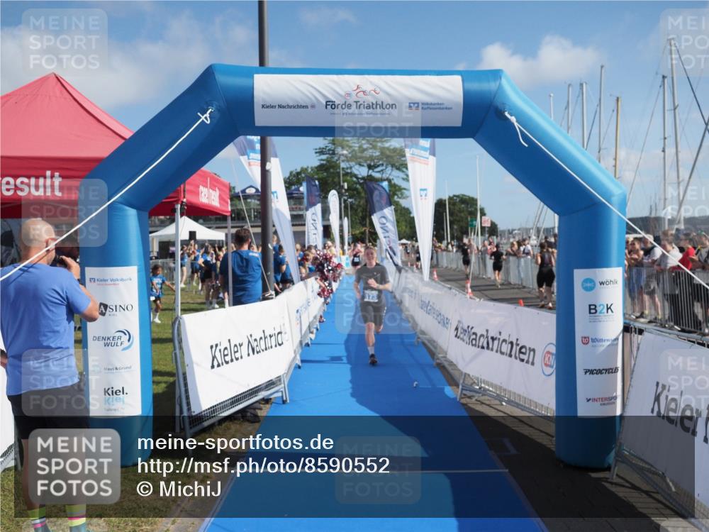 17.08.2025 - KN Förde Triathlon 2025 MichiJ http://msf.ph/oto/8590552 17.08.2025 10:32:16 Laufen 122, 173 meine-sportfotos.de