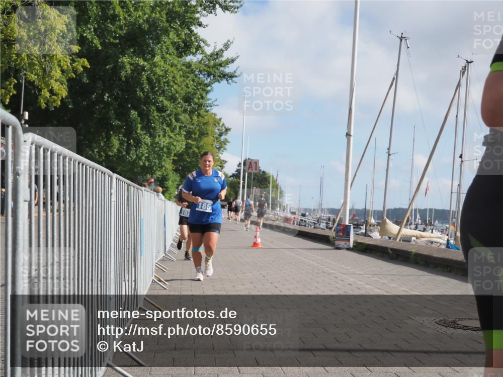 17.08.2025 - KN Förde Triathlon 2025 KatJ http://msf.ph/oto/8590655 17.08.2025 10:17:40 Laufen 102, 156, 160, 186 meine-sportfotos.de