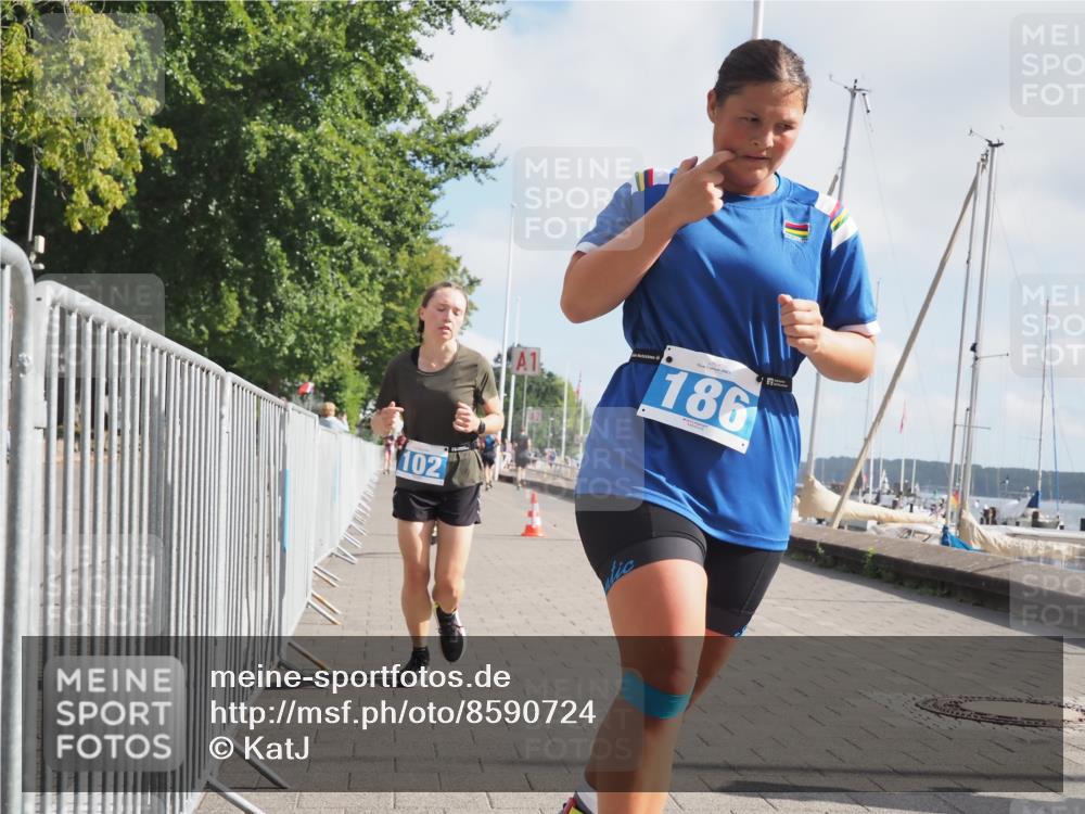 17.08.2025 - KN Förde Triathlon 2025 KatJ http://msf.ph/oto/8590724 17.08.2025 10:17:43 Laufen 102, 156, 186 meine-sportfotos.de