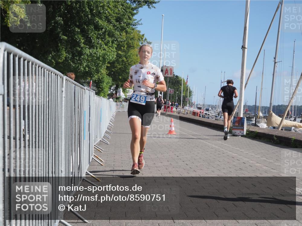 17.08.2025 - KN Förde Triathlon 2025 KatJ http://msf.ph/oto/8590751 17.08.2025 10:45:27 Laufen 249 meine-sportfotos.de