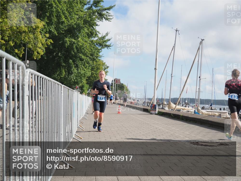 17.08.2025 - KN Förde Triathlon 2025 KatJ http://msf.ph/oto/8590917 17.08.2025 10:18:01 Laufen 173, 188, 204 meine-sportfotos.de