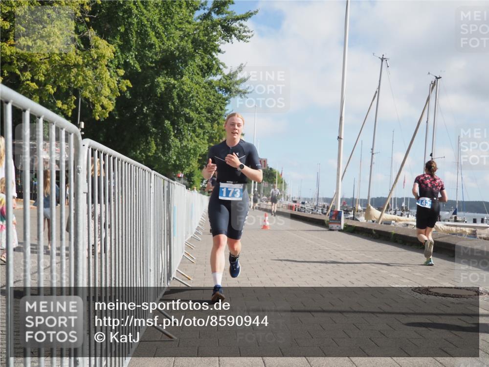 17.08.2025 - KN Förde Triathlon 2025 KatJ http://msf.ph/oto/8590944 17.08.2025 10:18:02 Laufen 173, 188 meine-sportfotos.de