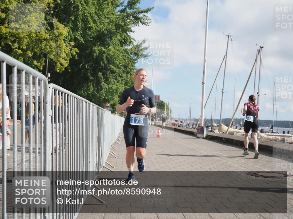 17.08.2025 - KN Förde Triathlon 2025 KatJ http://msf.ph/oto/8590948 17.08.2025 10:18:02 Laufen 173, 188 meine-sportfotos.de