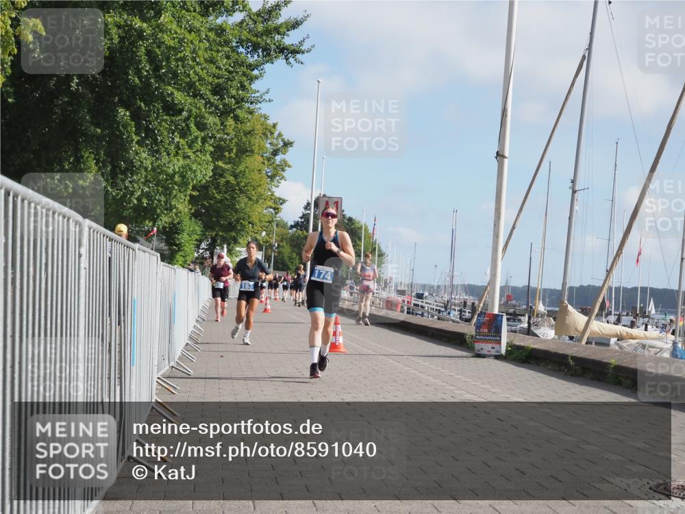 17.08.2025 - KN Förde Triathlon 2025 KatJ http://msf.ph/oto/8591040 17.08.2025 10:18:23 Laufen 163, 174 meine-sportfotos.de
